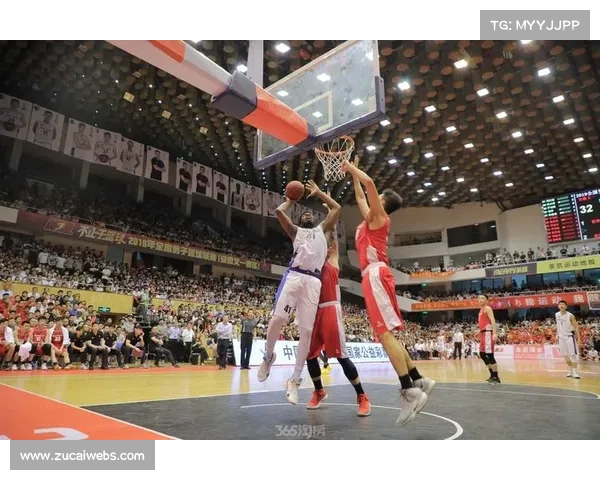 合肥体育中心主场氛围升温，安徽男篮积极磨合